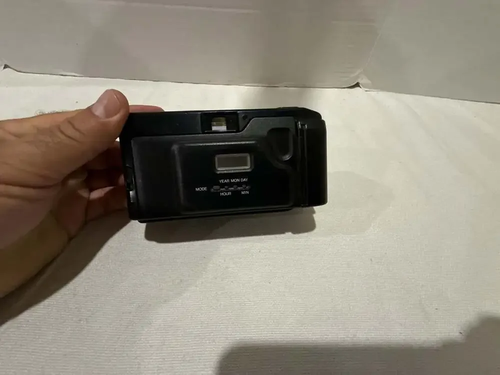 Minolta Freedom Dual 60 AF 35mm Point & Shoot Film Camera with Quartz Date